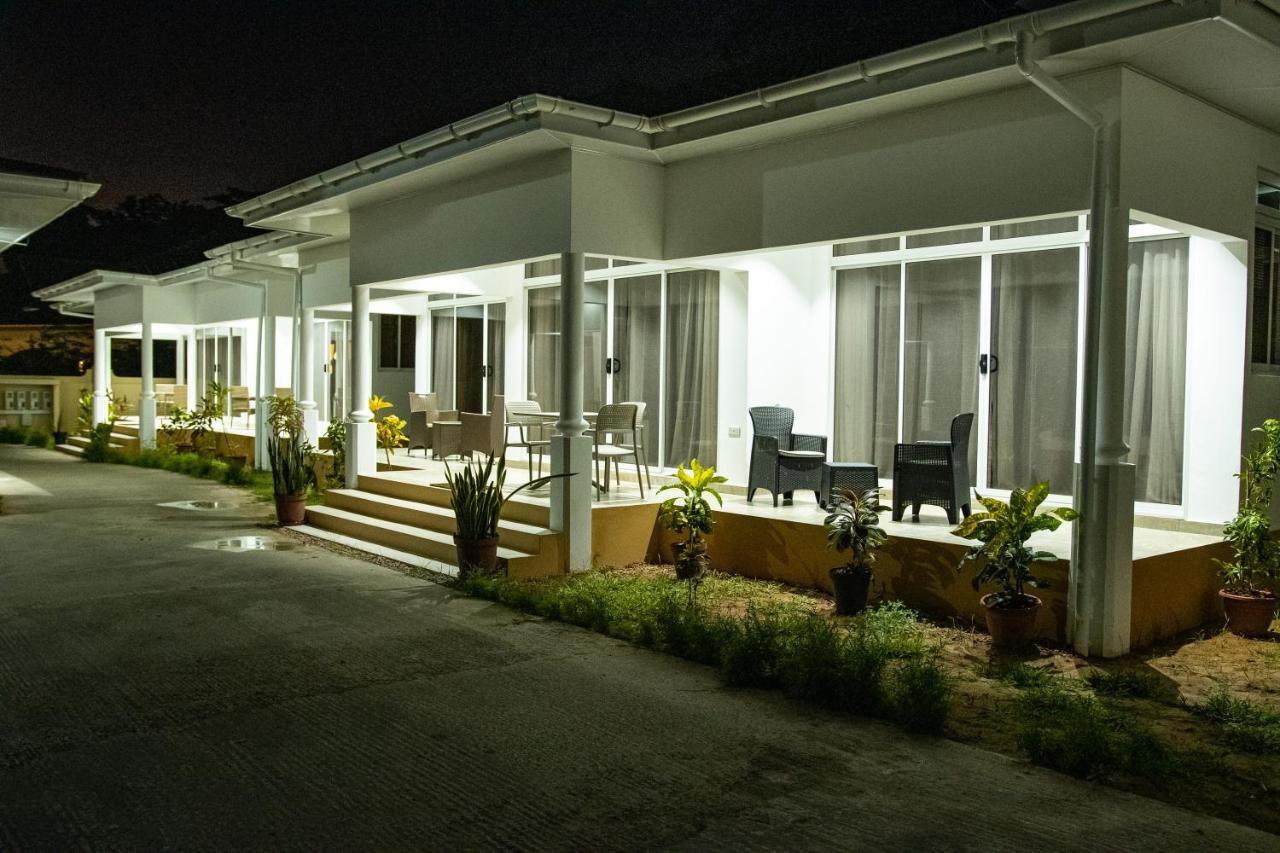 Macmillan'S Holiday Villas Grand Anse  Kültér fotó